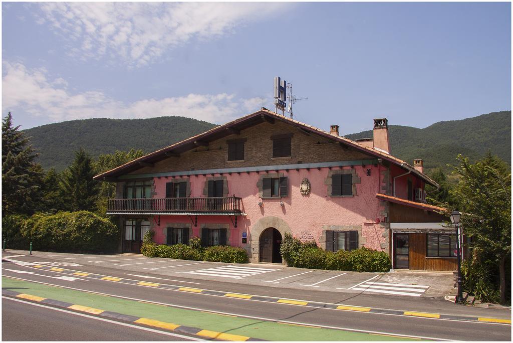Hotel Ibaiondo Olave Exterior photo